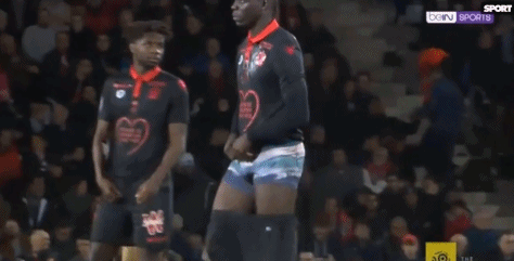 FIFA将试验防诈伤新规：球员恢复后等2分钟才能重新进场