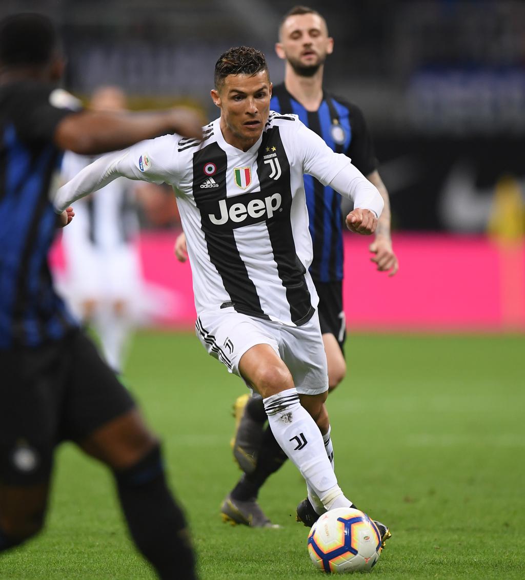 记录报：本菲卡有意冬窗以2500万欧元的转会费出售谢尔德鲁普