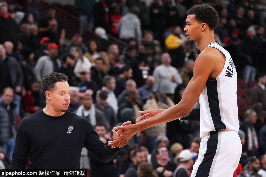 3-1到3-2！皇马3连胜曼城？姆巴佩再次爆发，拯救阿隆索帅位（从3-1到3-2！皇马三连胜在望剑指曼城，姆巴佩再度爆发，阿隆索帅位暂保）