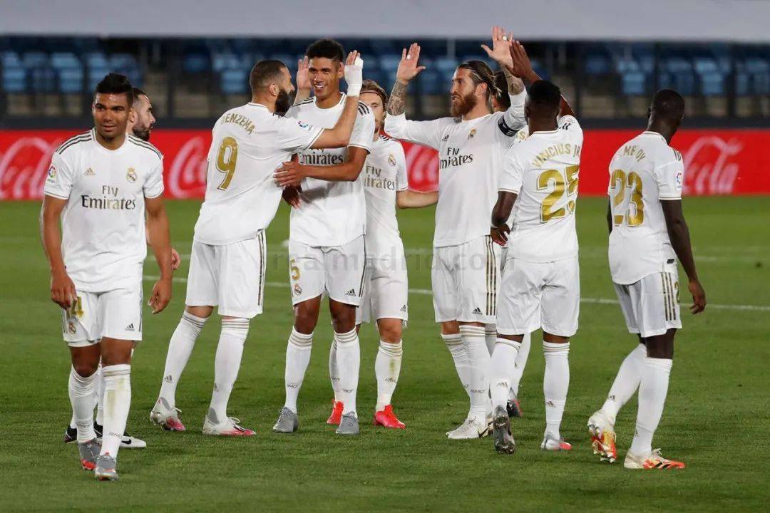 利物浦笑傲＂最后＂的德比！首选小胜比分或2-1（利物浦德比占优，首选小胜或2-1）