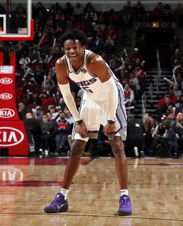 U22国足战韩国首发与负越南相比仅更换门将，王博豪继续出任中锋（U22国足对阵韩国首发仅门将变动，王博豪仍担任中锋）