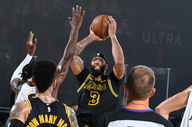 4场攻入3球，38岁瓦尔迪当选意甲11月最佳球员（4场3球！38岁瓦尔迪荣膺意甲11月最佳球员）