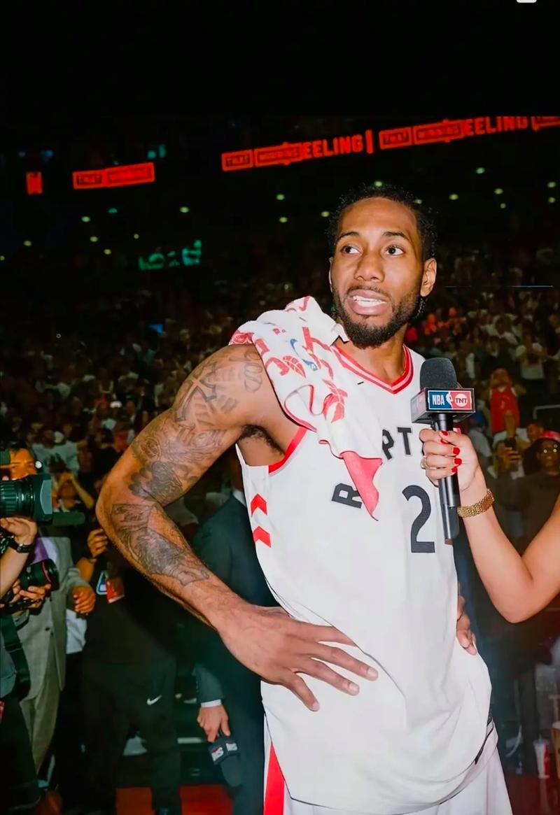 中场三人组化学反应太强（中场三人组默契爆棚）