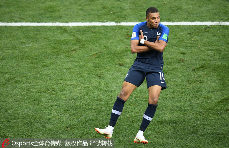 谁能接班？TA：巴萨目标签新前锋接替莱万，小蜘蛛、凯恩等人在列（TA：巴萨物色莱万接班人，阿尔瓦雷斯、凯恩等前锋进入候选名单）