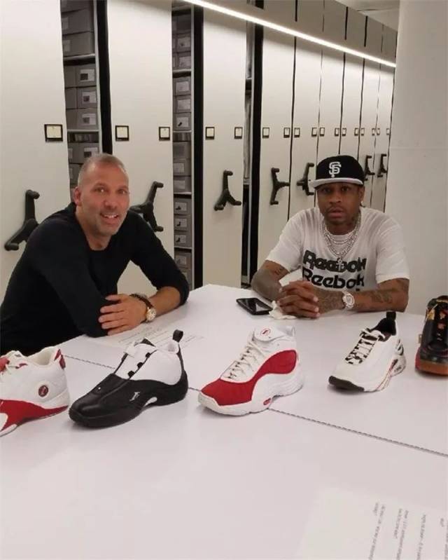 球星晒训练照，身体状态爆棚（球星晒出训练照，竞技状态拉满）