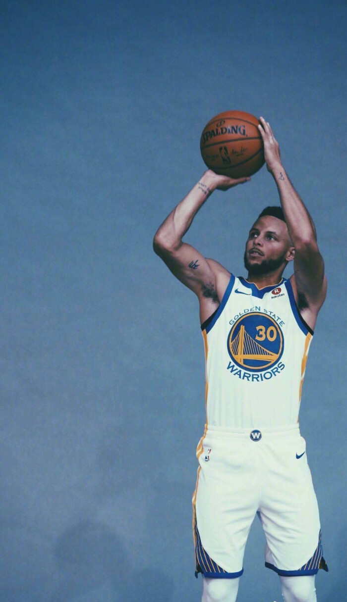 迪洛伦佐：德布劳内是笔重要的引援，他刚来时我们都很好奇他（迪洛伦佐：德布劳内是关键引援，初来时全队对他充满好奇）