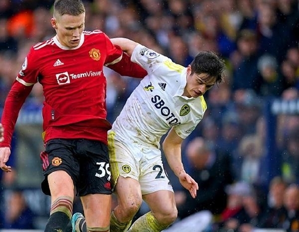 为确保其不在世预赛附加赛中停赛，恰尔汗奥卢不会出战西班牙（为避免在世预赛附加赛遭停赛，恰尔汗奥卢将缺席对阵西班牙的一战）